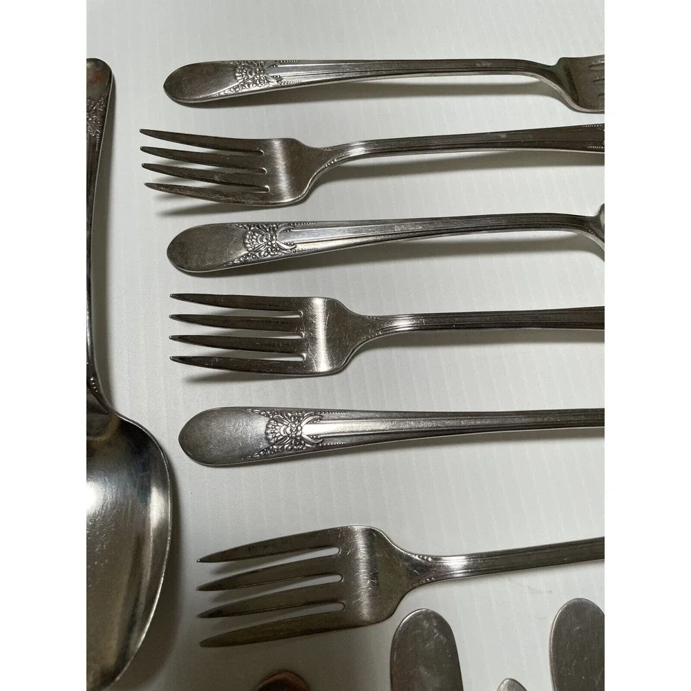 Vintage Rogers Mfg. Co. Triumph Silver Plate Flatware 39 Pieces Forks Spoons